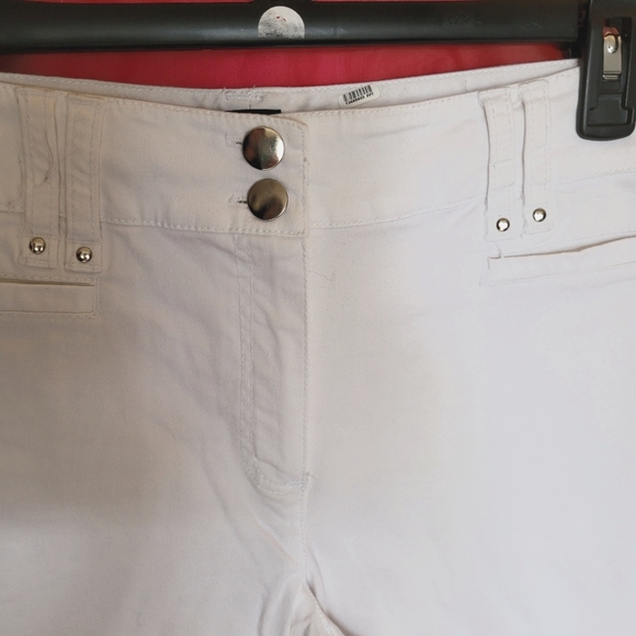 Larry Levine White Capri (308) NWOT - Picture 5 of 8